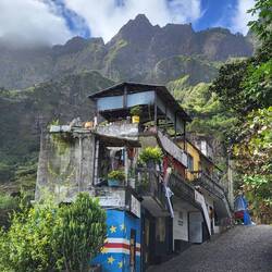 Wir verlassen das Dorf.