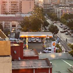 Shelltanke unten um die Ecke - wie Zuhause