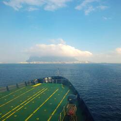 Gibraltar verhüllt von Wolken - wie im Film "Die Geheimnisvolle Insel"