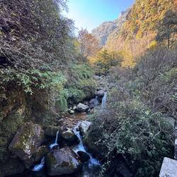 Auf halber Höhe war noch Zeit für eine kleine Wanderung