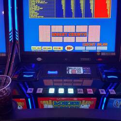 Mit dem Refill am 25 cent Pokerautomat.