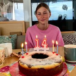 Geburtstagsfeier in der Straße 🥰🥳