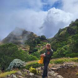 Die Jacken brauchen wir jetzt nicht mehr.