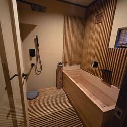 How's that for a bathroom!