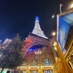 Mal so ein bisschen Eifelturm hingebaut.