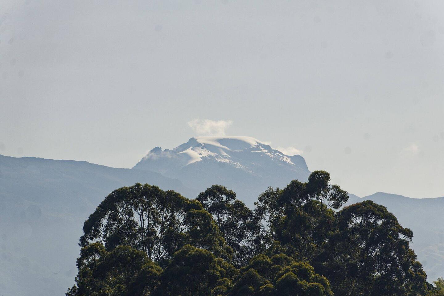 Heute zeigt sich sogar der Nevado del Ruiz mit seinen 5320m Höhe