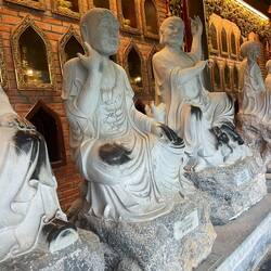 There are over 500 of these over 1+ km