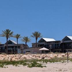 Hotelansicht vom Strand