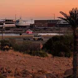 Fischerboote kommen in den Hafen zurück