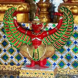 Arrivée au Wat Paknam Bashicharoen ...