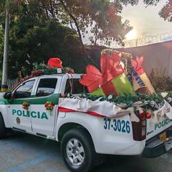 Auch die Polizei ist weihnachtlich behübscht
