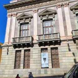 ... des reichen Stadtbildes ...