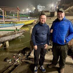 5:00 Uhr am Ganges..geht los