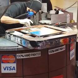 Der hat nur getupft, nix mit Pinsel.