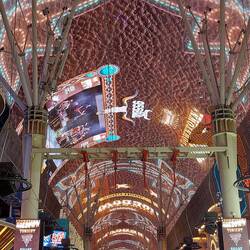 Sogar in der Überdachung konnte man die Band sehen und hören.