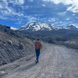 Wandern auf einem aktiven Vulkan