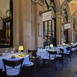 Mit edler Außengastronomie