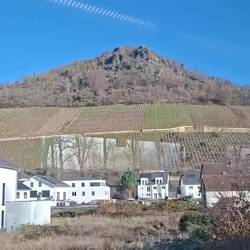 Es geht vorbei an der Landskrone.