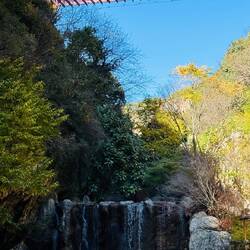Oben die Glasbrücke