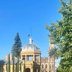 War memorial and Post Office