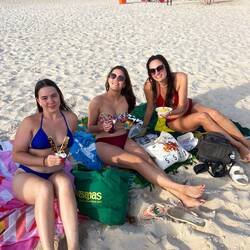 mir mit üsra lieblingsstrandsnacks - grillkäse, acai und mais🤗