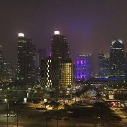 Wieder Glück: erst 22.00 Uhr und deshalb nochmals tolle Fotos