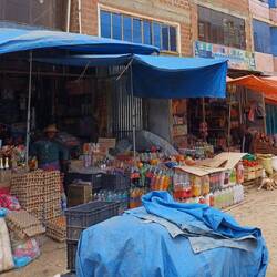 Läden an der Hauptstraße