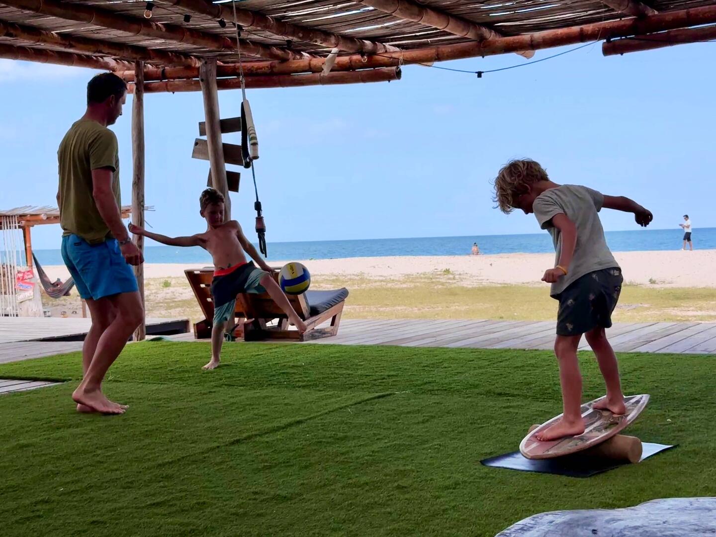 Fussball, Balance Board, Schatten...