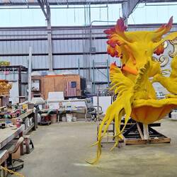 Die Werkstatt, wo aus bereits bestehenden Figuren neue herausgearbeitet werden