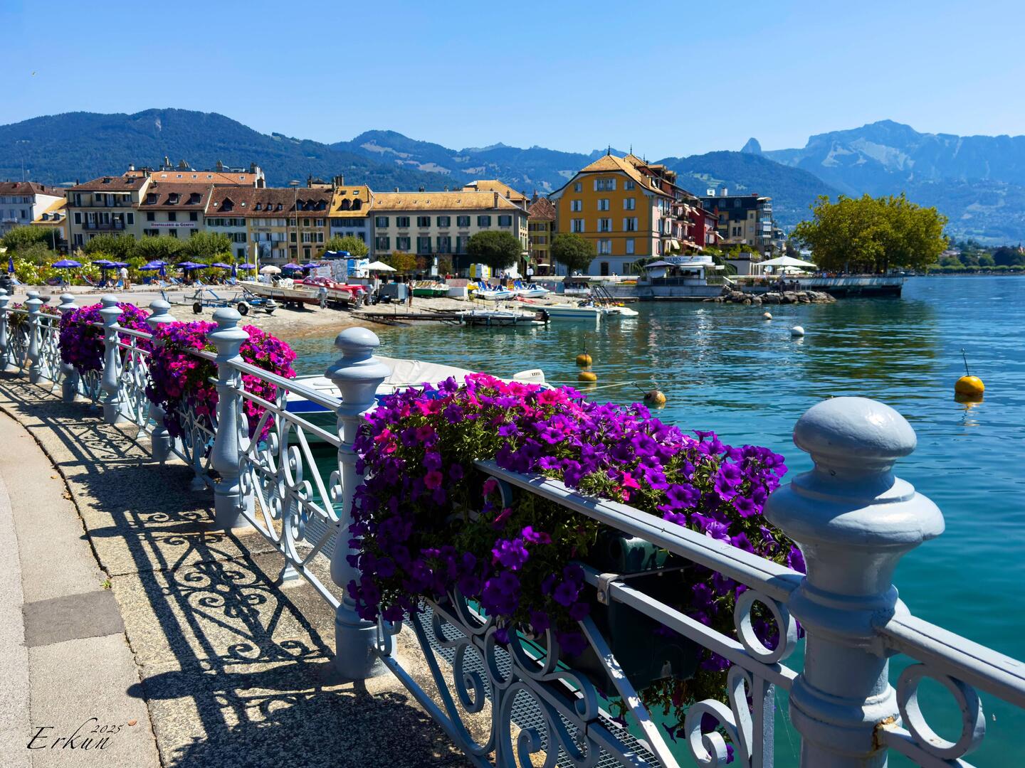 Lake Geneva shoreline promenade and beach — Vevey, Switzerland.