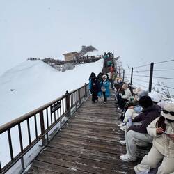 Das chinesische Jungvolk pausiert und hechelt nach Sauerstoff 😆