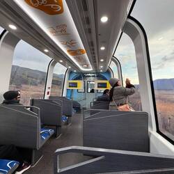 Riesige, dimmbare Fenster und Glasdach