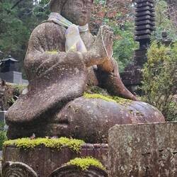 Dressed as a flapper?