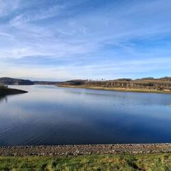 ....bei der großen Dhünntalsperre fehlen zur Zeit allerdings genau 10 Meter.