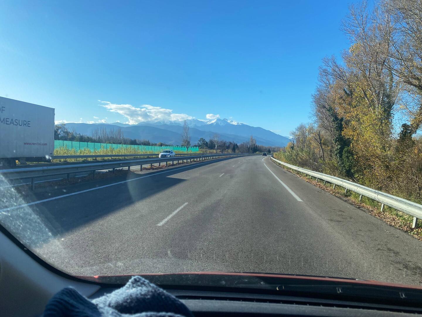 Am Horizont: Pic du Canigou. Auch schon einmal "ertrialt".
