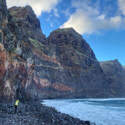 Unter der Steilwand.