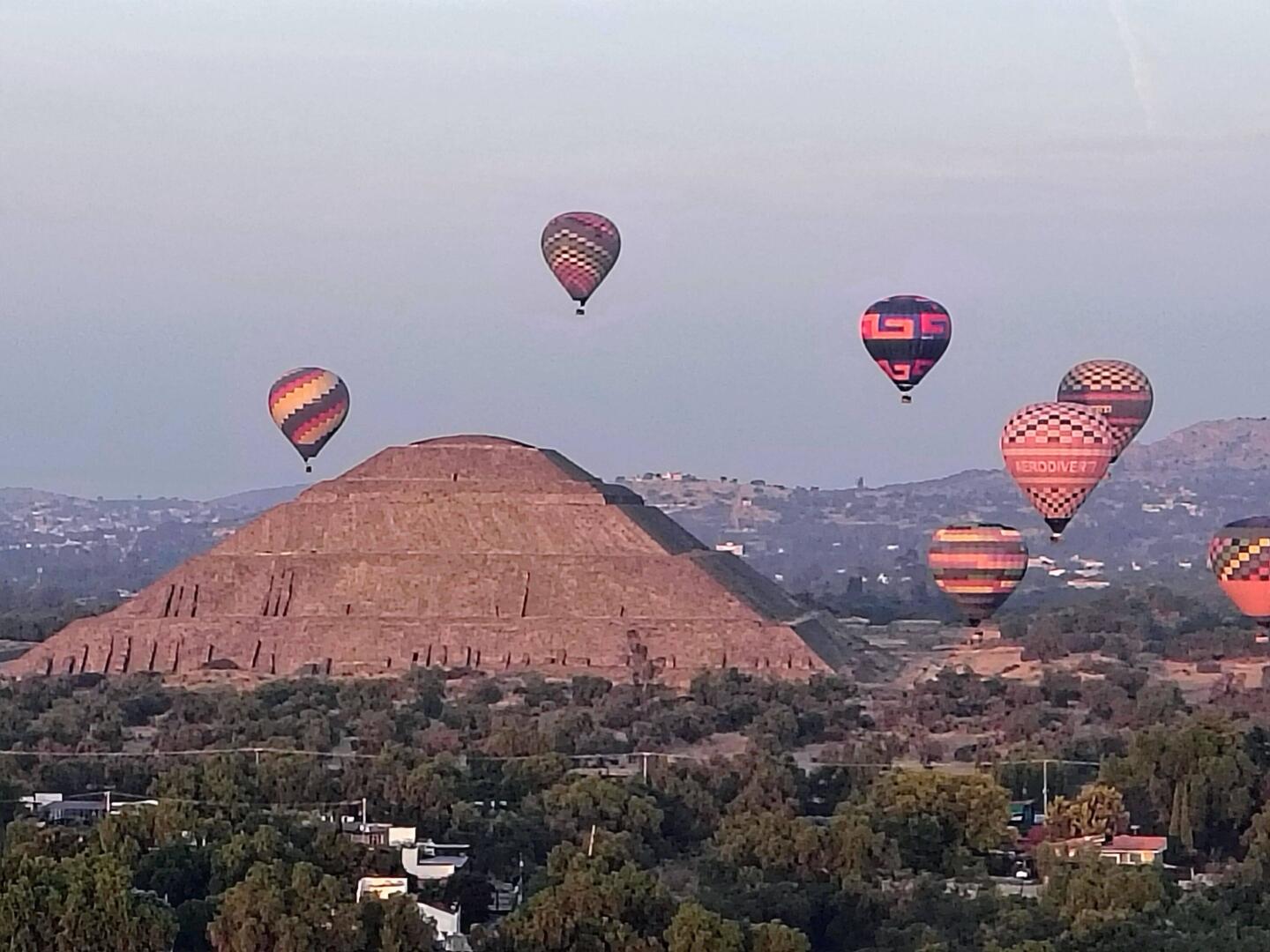 Die Flugroute zur Sonnenpyramide