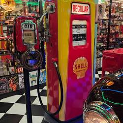 Bunt. Kitschig. Knallig.