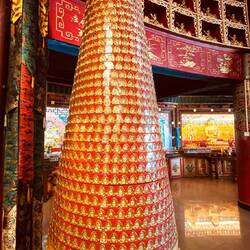 Wir haben nicht nachgezählt, ob es wirklich 1000 Buddhas sind. 😉