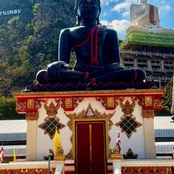Le temple "Wat Tham Khao Laem" 😍