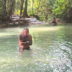 Les poissons ça picote et ça chatouille 😅