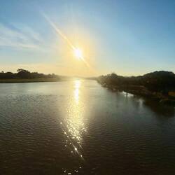 Couché de soleil sur la rivière Kwai (Kwae)