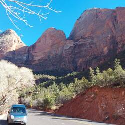 Auf dem Weg zu den Pools.