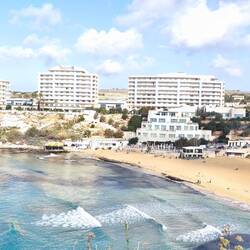 Die benachbarte Golden Bay mit dem wunderschönen Radisson Hotel