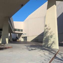 Nach knapp 40 Minuten erreichen wir Villajoyosa - das Theater