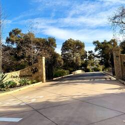 Einfahrt zu irgendeinem Promi