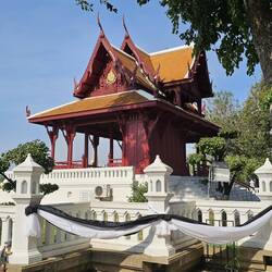 Trauerflor zum Ableben der Königsmutter