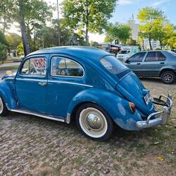 Zu verkaufen - man beachte die ausladende Stoßstange