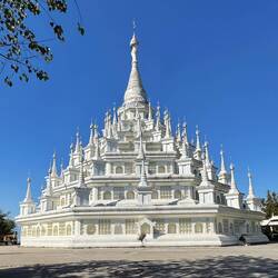 Die Silberpagode ist 66 Meter hoch und hat einem Durchmesser von 46 Metern.