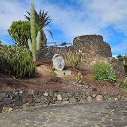 ... eine kleine Parkanlage am Rande der Stadt ...